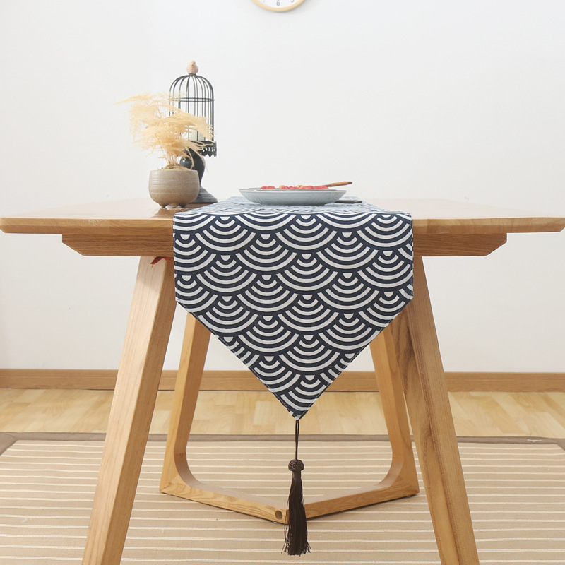 Japanese Table Runner,Classica - Japanese Electronics Gadgets reseña y precio